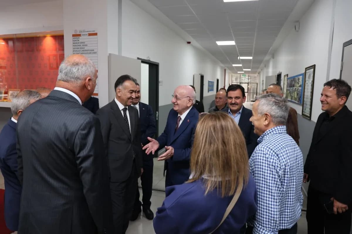 Türkiye Büyük Millet Meclisi’nin 27. Başkanı İsmail Kahraman, Eğitim hayatının bir bölümünü geçirdiği Karabük Demir Çeli