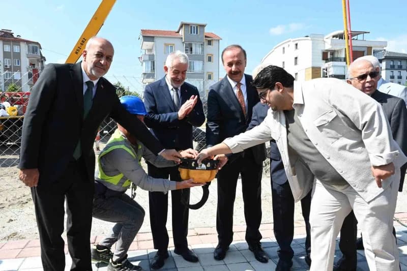 Isparta Davraz Mahallesi'nde Merve-İbrahim Çelik 4-6 Yaş Kur’an Kursu temel atma töreni