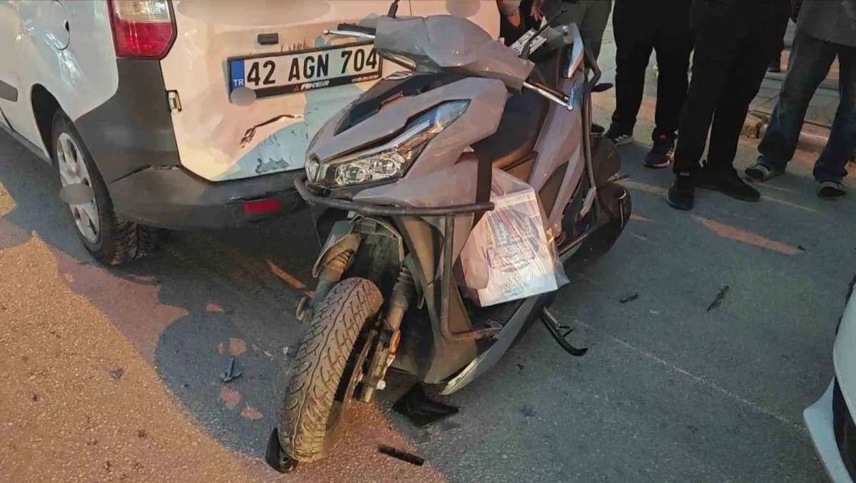 Isparta Yalvaç Hastane Caddesi'nde zincirleme trafik kazası sonrası olay yeri