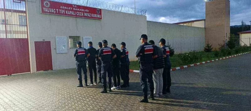 Isparta Şarkikaraağaç'ta jandarma ekiplerinin uyuşturucu operasyonu sırasında ele geçirilen sentetik kannabinoid emdiril