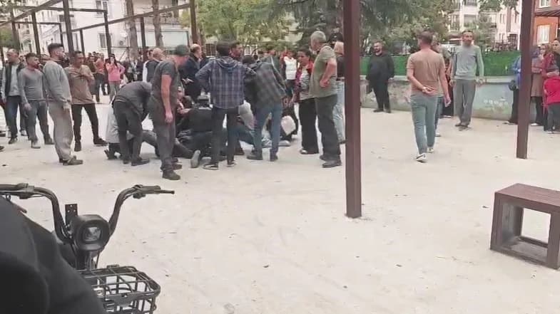 Isparta Yalvaç'ta bıçaklı kavga sonrası polis ekipleri olay yerinde inceleme yapıyor