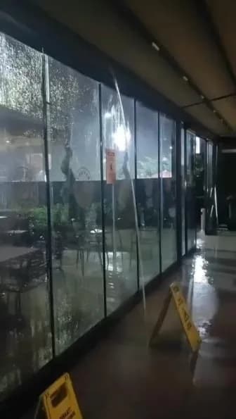İstanbul'da sağanak yağış etkili oluyor