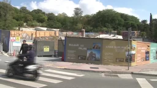 Beşiktaş Kadırgalar Caddesi'nde atıl halde duran Dolmabahçe-Levazım Tüneli şantiyesi havadan görünümü