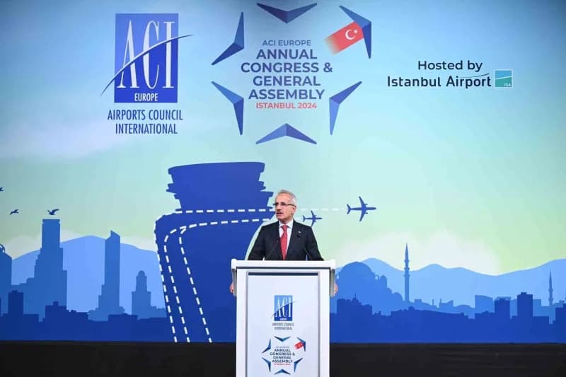 Ulaştırma ve Altyapı Bakanı Abdulkadir Uraloğlu