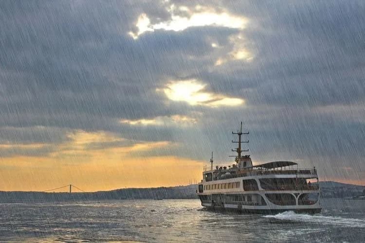 İstanbul için Kuvvetli yağış ve fırtına uyarısı