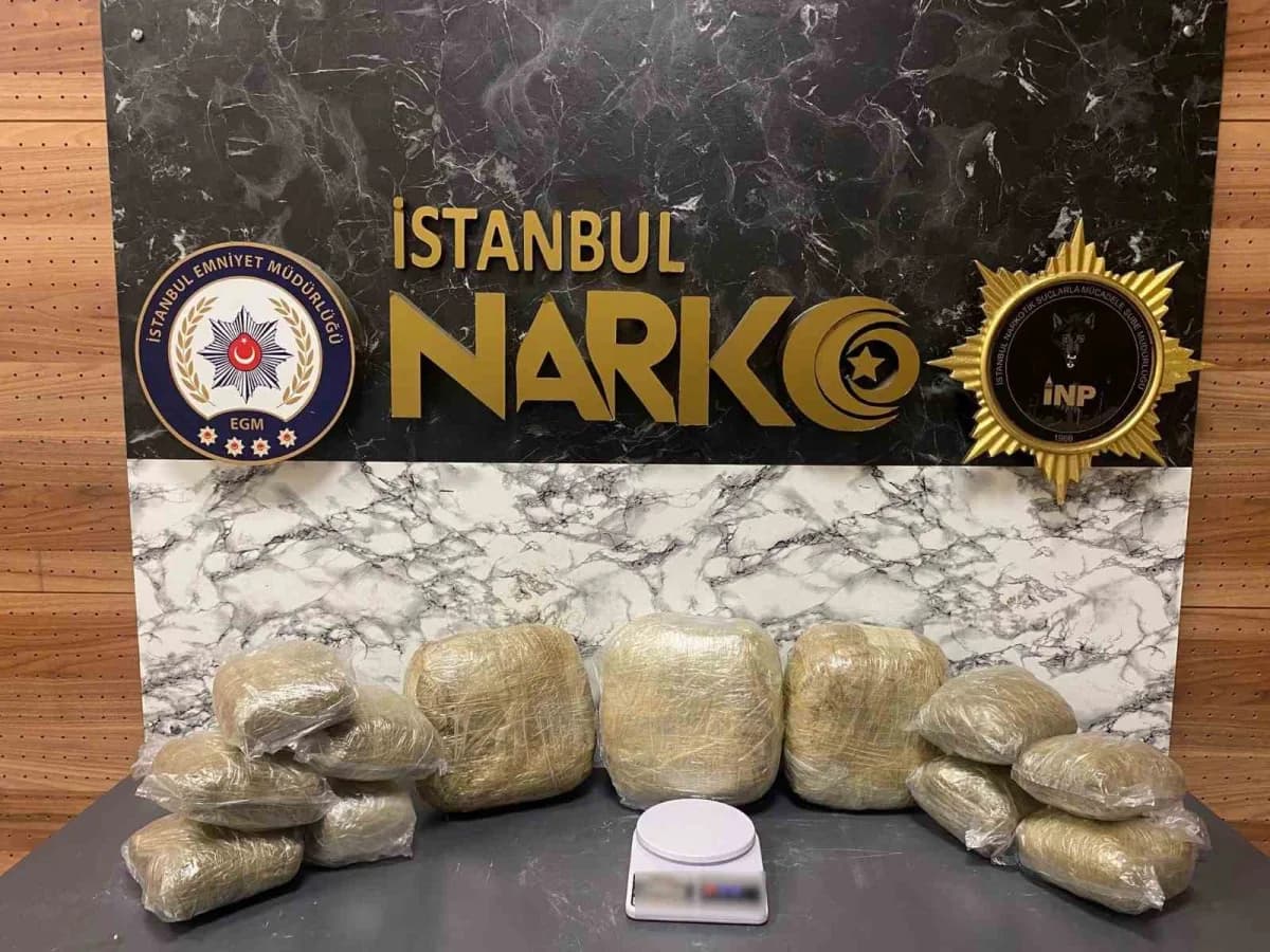 Operasyonlarda toplam 551 kilo 450 gram metamfetamin ile 40,5 kilogram sentetik kannabinoid (AM-2201) hammaddesi ele geç
