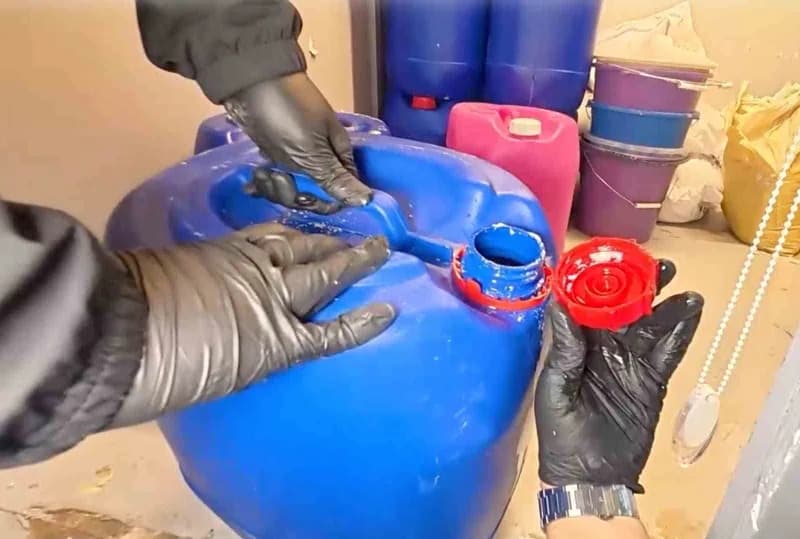 Düzenlenen operasyonda 30 kilogram uyuşturucu ham maddesi ele geçirildi.