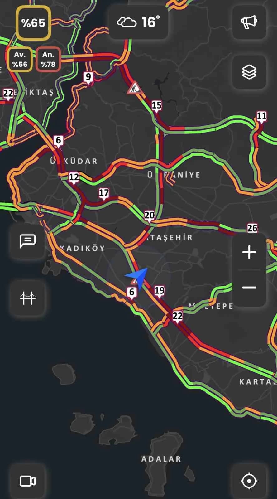 İstanbul’da sabah saatlerinde başlayan yağış nedeniyle trafikte yoğunluk oluştu, araç kuyrukları gözlendi