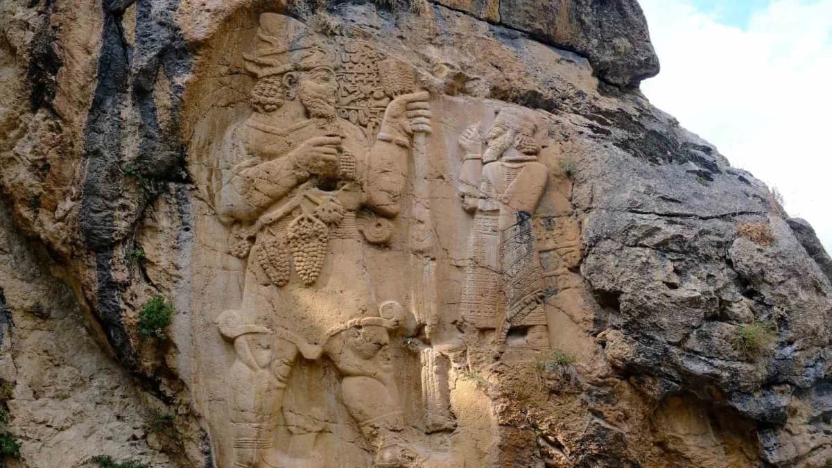 Konya'nın Halkapınar ilçesinde bulunan ve UNESCO Dünya Mirası Geçici Listesi'nde yer alan yaklaşık 3 bin yıllık İvriz Ka