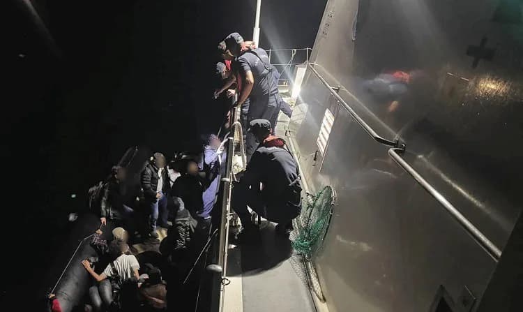 İzmir'in Seferihisar, Urla ve Foça ilçelerinde Sahil Güvenlik ve Jandarma ekipleri tarafından gerçekleştirilen 3 ayrı op