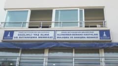 İzmir Büyükşehir Belediyesi Alzheimer ve Demans Merkezi'nde hastalar sosyal ve bilişsel aktiviteler yapıyor