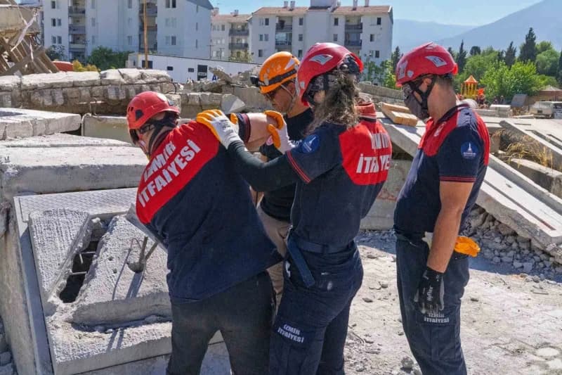 110 personel, enkaz altı Arama, sismik dinleme ve teknik Kurtarma alanlarında Uluslararası standartlara göre Eğitim görü