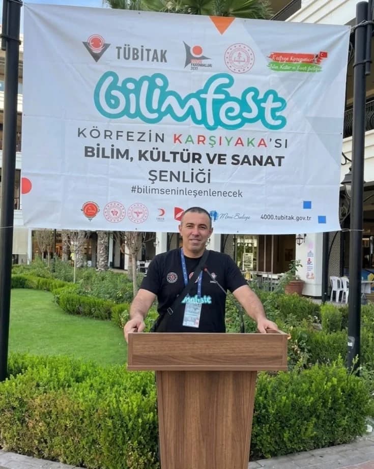 Proje yürütücüsü Karşıyaka Bilim Sanat Merkezi öğretmeni Mehmet Sertkahya