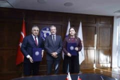 İzmir Ticaret Odası ve Norveç Doğu Ticaret ve Sanayi Odası arasında su ürünleri sektöründe iş birliği anlaşması imzalanm