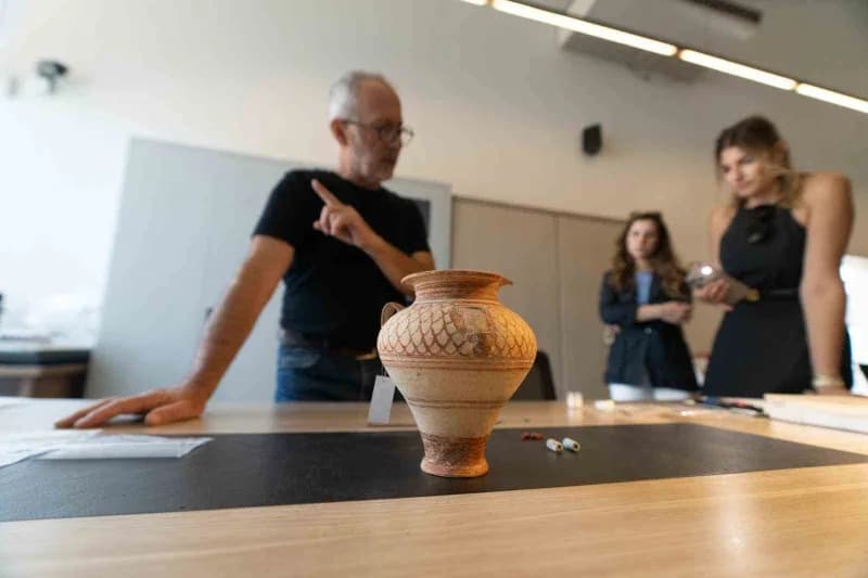 Yassıtepe Höyüğü Kazı Başkanı Doç. Dr. Zafer Derin, "İzmir’in bir Troya’sı diyebiliriz buraya. İzmir’in zenginliğinin ba
