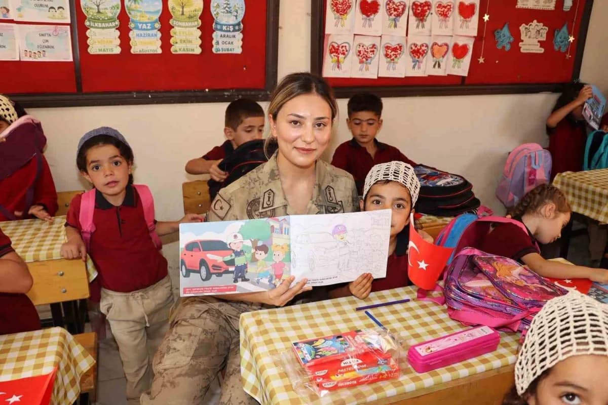 Jandarma ekiplerinden Sason’da öğrencilere anlamlı ziyaret