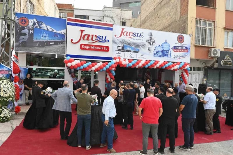 JAVSU Gaziantep fabrika satış noktasının açılış töreninden bir kare