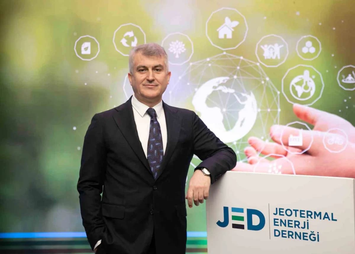 Jeotermal enerji santrali ve doğa manzarası, İzmir bölgesinde enerji üretimi