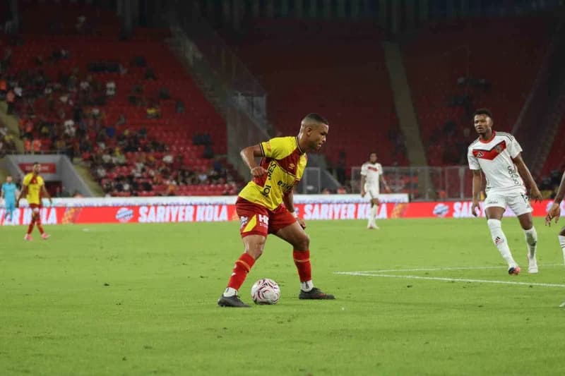 Göztepe’nin Brezilyalı golcüsü Juan, bu sezon sahada kaldığı 87 dakikada 1 gol atarak takımına önemli bir katkı sağladı.