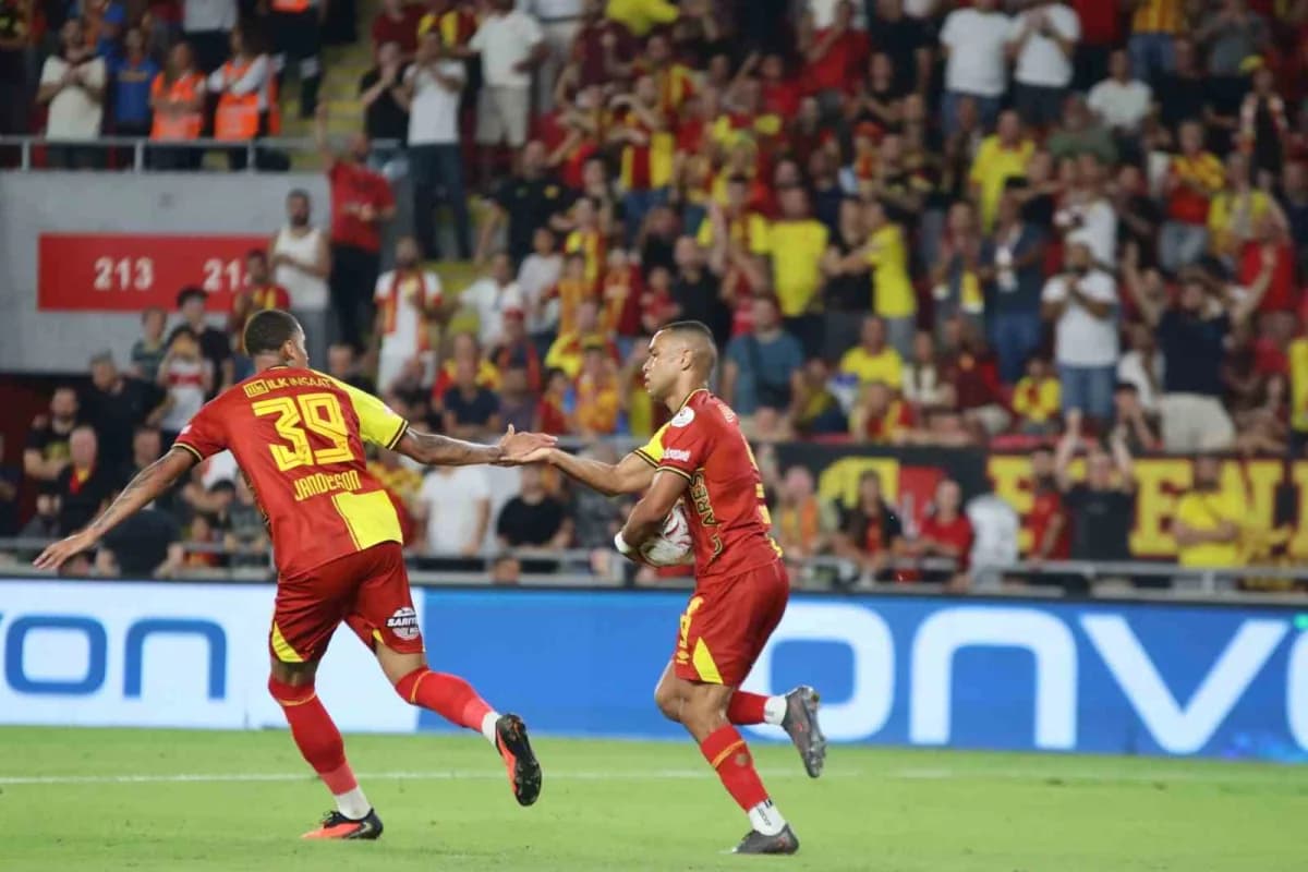 Göztepe’nin Brezilyalı golcüsü Juan, bu sezon sahada kaldığı 87 dakikada 1 gol atarak takımına önemli bir katkı sağladı.