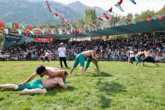 Kahramanmaraş Kertmen Mahallesi'nde düzenlenen 3. Kertmen Karakucak ve Şalvar Güreşi Festivali er meydanı görüntüsü