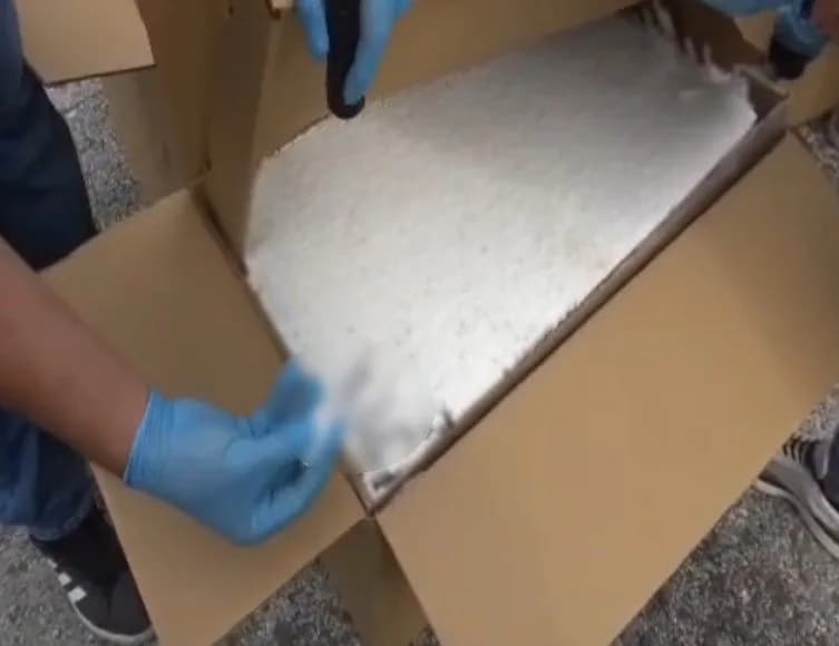 Kahramanmaraş’ta düzenlenen kaçakçılık operasyonunda, 2 milyon 62 bin 500 dal içi kıyılmış tütünle doldurulmuş makaron i