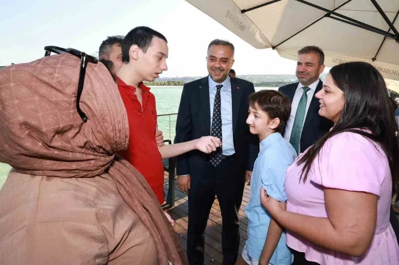 Kahramanmaraş’ta otizm ve epilepsi tanılı abisi Mehmet Furkan’dan aldığı ilik nakliyle hayata tutunan ve lösemiyi iki ke