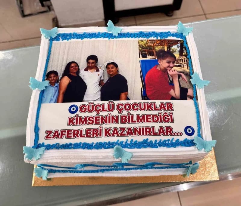 Kahramanmaraş’ta otizm ve epilepsi tanılı abisi Mehmet Furkan’dan aldığı ilik nakliyle hayata tutunan ve lösemiyi iki ke