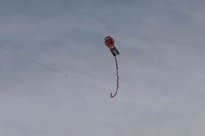 Adıyaman’ın Kahta ilçesinde Filistinli Çocuklara yönelik farkındalık oluşturmak ve Filistin’e destek amacıyla "Uçurtmala