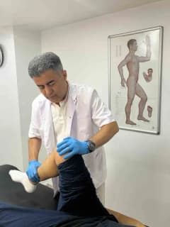 Prof. Dr. İrfan Koca kalçadan bacağa vuran ağrılar hakkında açıklama yapıyor