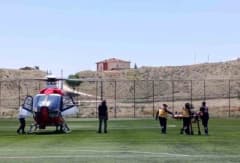 Malatya Darende’de kalp krizi geçiren 74 yaşındaki hastanın hava ambulansıyla sevk edilmesi