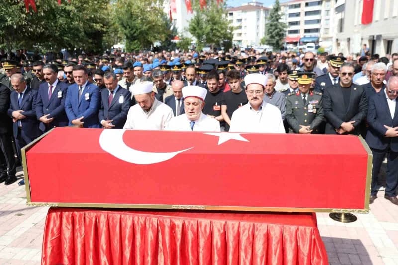 Zeytin Dalı harekat bölgesi’nde geçirdiği kalp krizi sonucu şehit olan Tankçı Uzman Çavuş Coşkun Sevim, memleketi Elazığ