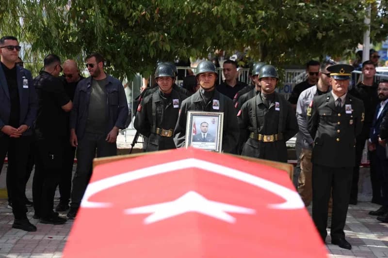 Zeytin Dalı harekat bölgesi’nde geçirdiği kalp krizi sonucu şehit olan Tankçı Uzman Çavuş Coşkun Sevim, memleketi Elazığ