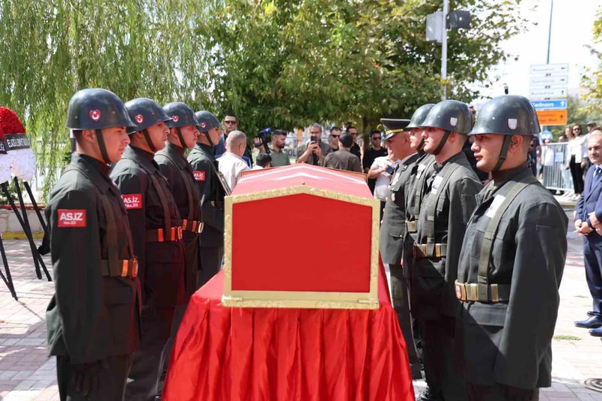 Zeytin Dalı harekat bölgesi’nde geçirdiği kalp krizi sonucu şehit olan Tankçı Uzman Çavuş Coşkun Sevim, memleketi Elazığ