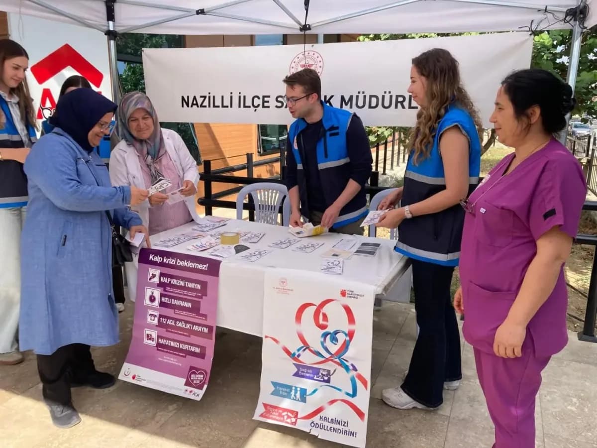 Nazilli İlçe Sağlık Müdürlüğü tarafından vatandaşlara kalp ve damar hastalıklarından korunmak için tütün ve tütün ürünle