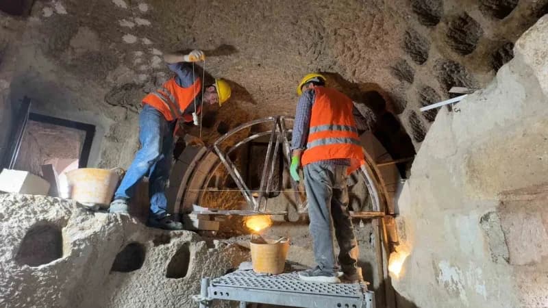Kapadokya’da Doğal oluşumların korunmasına yönelik çalışmalar sürerken, daha önce müdahale edilen 2 peri bacasının ardın