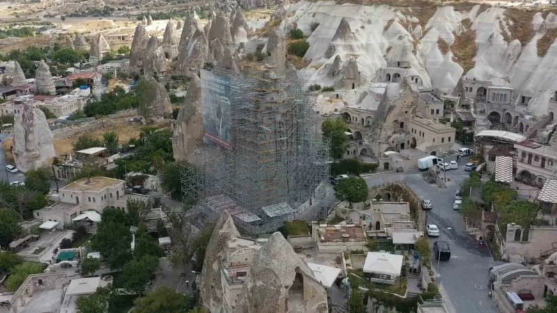 Kapadokya’da Doğal oluşumların korunmasına yönelik çalışmalar sürerken, daha önce müdahale edilen 2 peri bacasının ardın