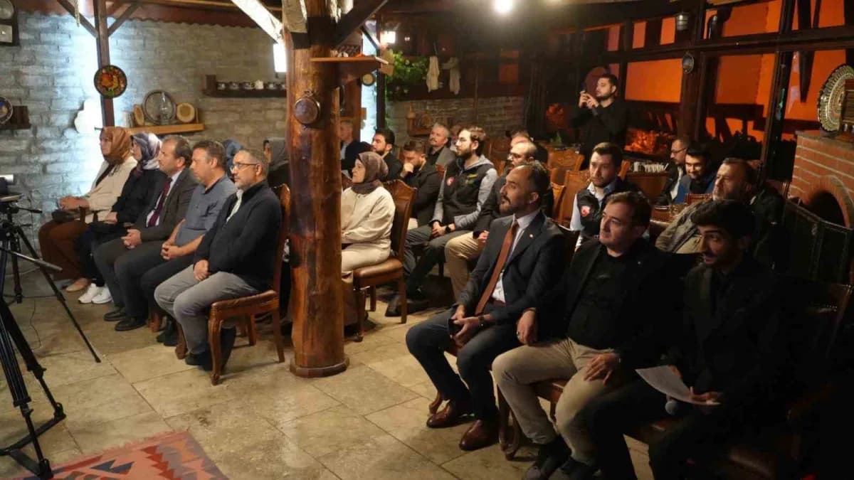 Karabük Üniversitesinde düzenlenen "Gazze’de Üniversite Olmak" panelinde, Gazze’de yükseköğretimin durumu, akademisyen v