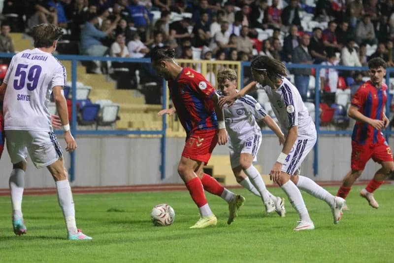 TFF 3. Lig 1. Grup üçüncü haftasında Karabük İdman Yurdu, evinde karşılaştığı Karadeniz Ereğli 1980 Spor Kulübü ile 0-0
