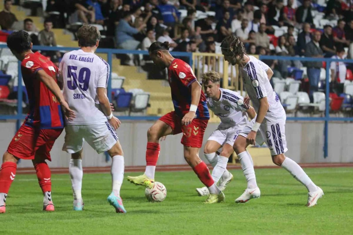 TFF 3. Lig 1. Grup üçüncü haftasında Karabük İdman Yurdu, evinde karşılaştığı Karadeniz Ereğli 1980 Spor Kulübü ile 0-0