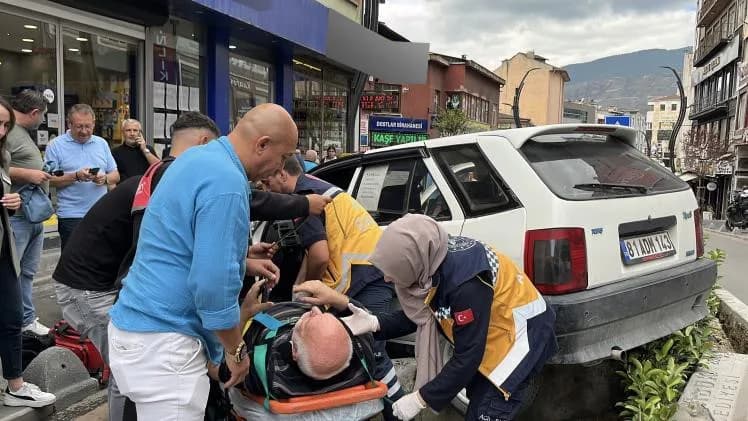 Sağlık ekiplerinin ilk müdahalesinin ardından yaralı Karabük Eğitim ve Araştırma Hastanesine kaldırıldı.