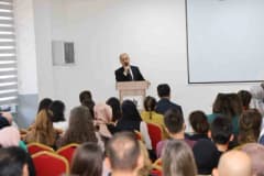 Karabük’te İl Millî Eğitim Müdürü Nevzat Akbaş rehber öğretmenlerle toplantı yaparken
