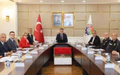Karabük Valiliği toplantı salonunda üniversite güvenliği için yapılan komisyon toplantısı