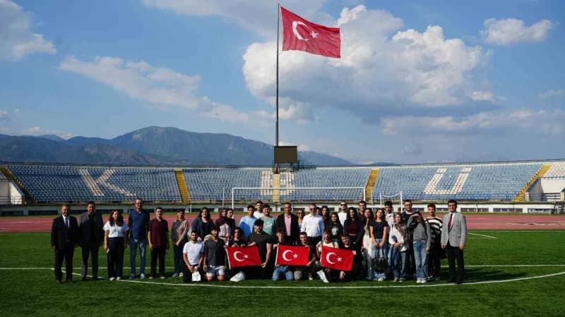 Karabük Üniversitesinde yeni akademik yıl kapsamında düzenlenen oryantasyon programında, Türkiye’nin 81 ilinden gelen öğ
