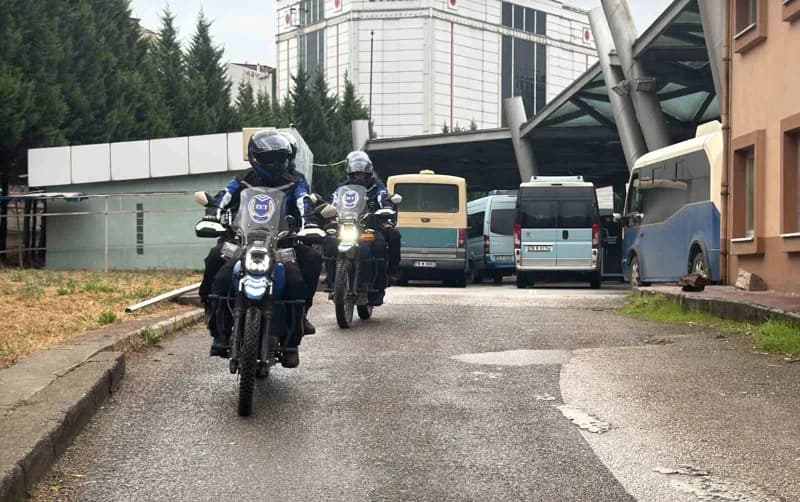 Karabük’te kamusal alanda tuvaletini yapan şahıs, çevrede bulunan vatandaşların ihbarı üzerine Karabük Belediyesi Motori