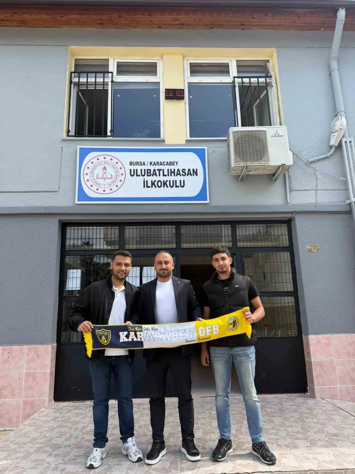 Karacabey Genç Fenerbahçeliler (GFB), sosyal sorumluluk projeleri kapsamında öğrencilere ve ihtiyaç sahibi ailelere yöne