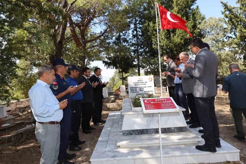 AYDIN'ın Karacasu ilçesinde, 22 Eylül 1994 tarihinde vatani görevini yaptığı sırada şehit düşen Piyade Komando Er Mutlu