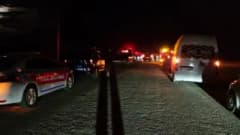 Karaman Zengen-Gülkaya yolunda iki otomobilin kafa kafaya çarpışması sonucu meydana gelen trafik kazası sonrası olay yer