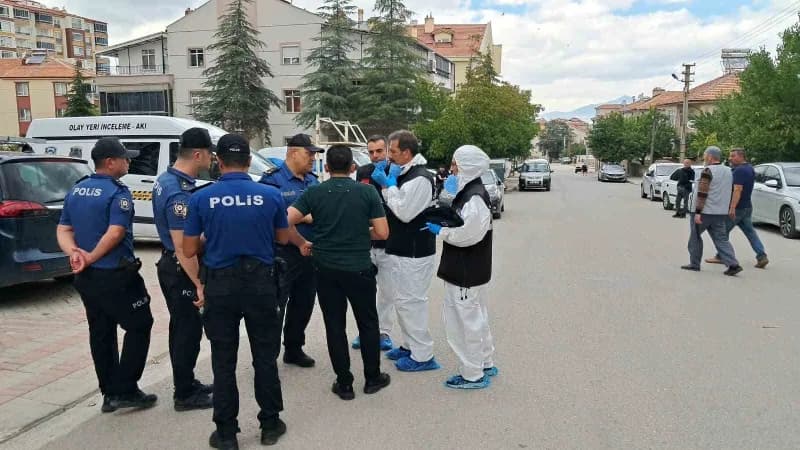 Karaman'da haber alınamayan karı koca, evlerinde ölü bulundu. Çiftin kimyasal madde nedeniyle hayatını kaybetmiş olabile