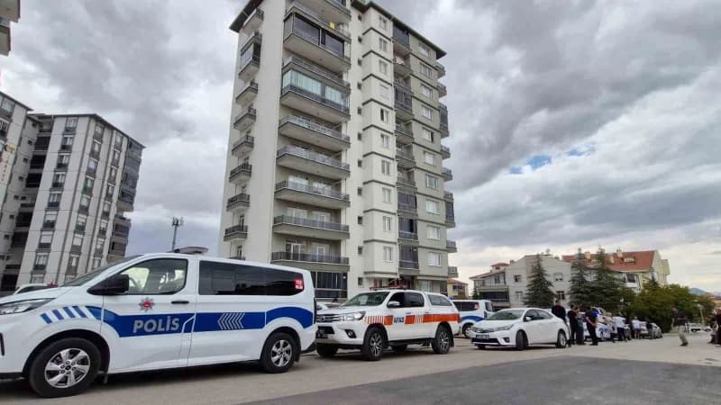 Karaman'da haber alınamayan karı koca, evlerinde ölü bulundu. Çiftin kimyasal madde nedeniyle hayatını kaybetmiş olabile